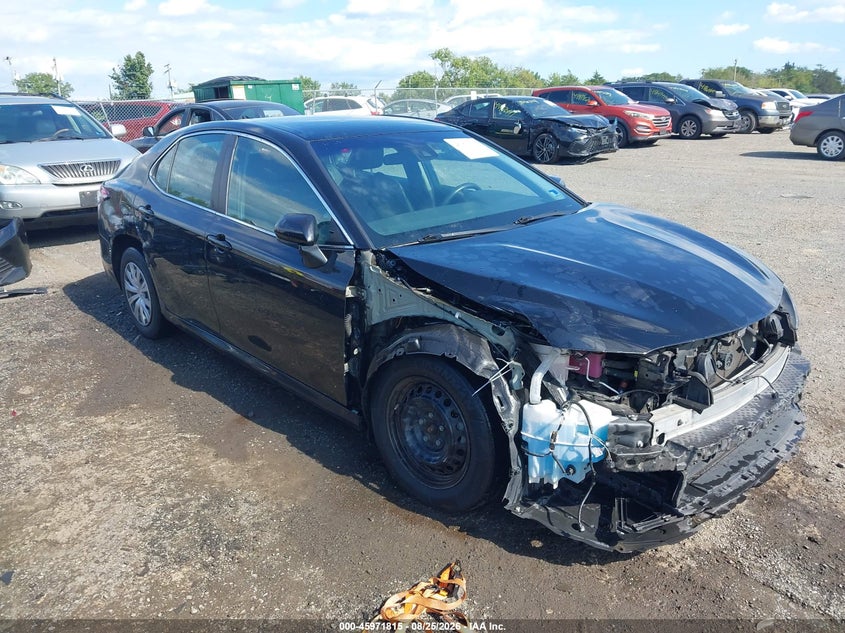 TOYOTA CAMRY - zdjęcie 1