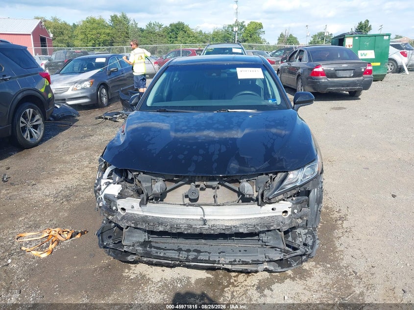 TOYOTA CAMRY - zdjęcie 13
