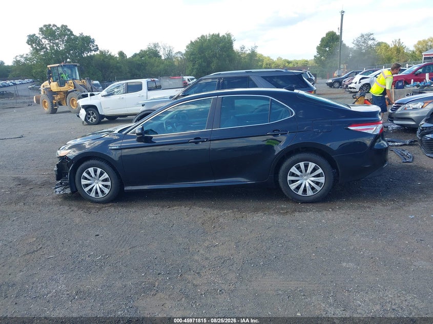 TOYOTA CAMRY - zdjęcie 15