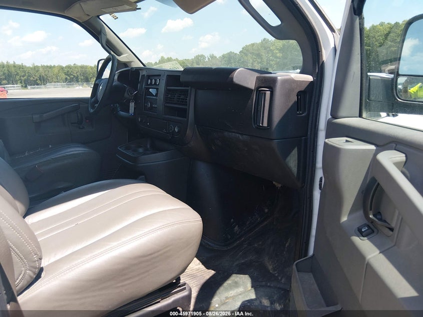 2017 CHEVROLET EXPRESS 2500 auction photo 5