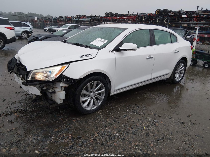 2016 Buick LaCrosse, Front End, IAAI, VIN 1G4GB5G35GF100202 — photo 2