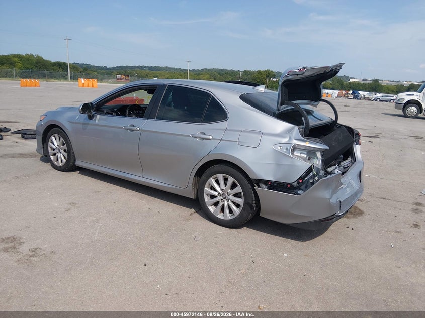 TOYOTA CAMRY - zdjęcie 3