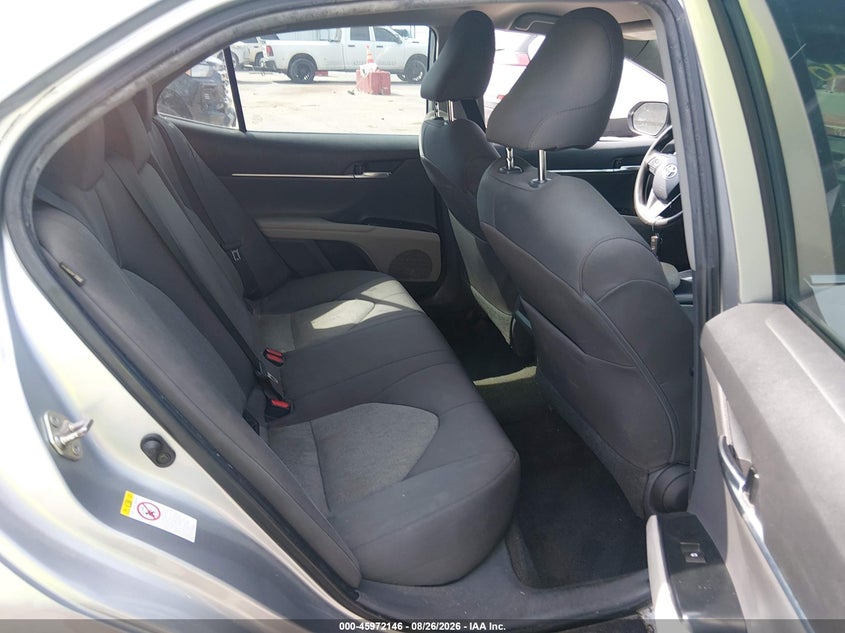 TOYOTA CAMRY - zdjęcie 8