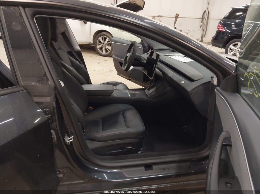 TESLA MODEL 3 - zdjęcie 5
