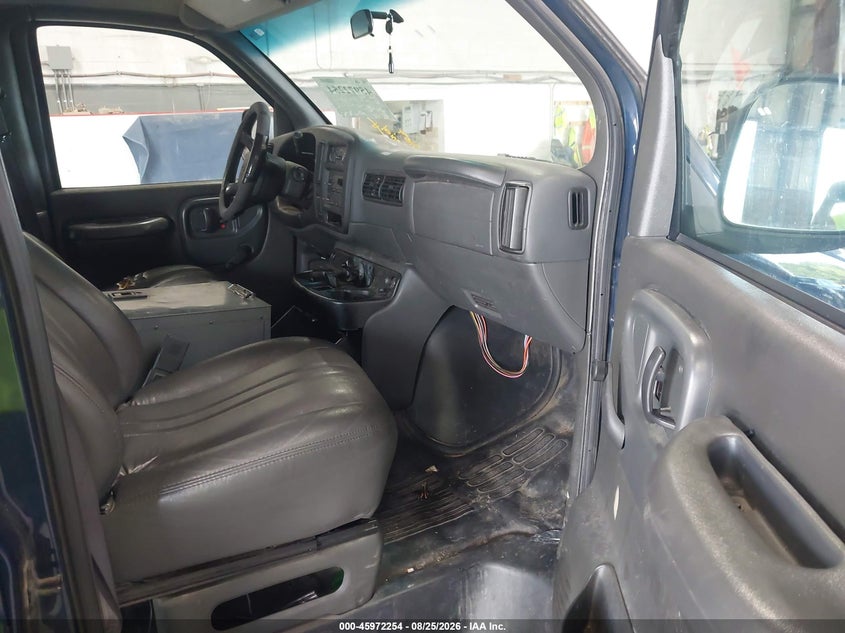 2002 CHEVROLET EXPRESS auction photo 5