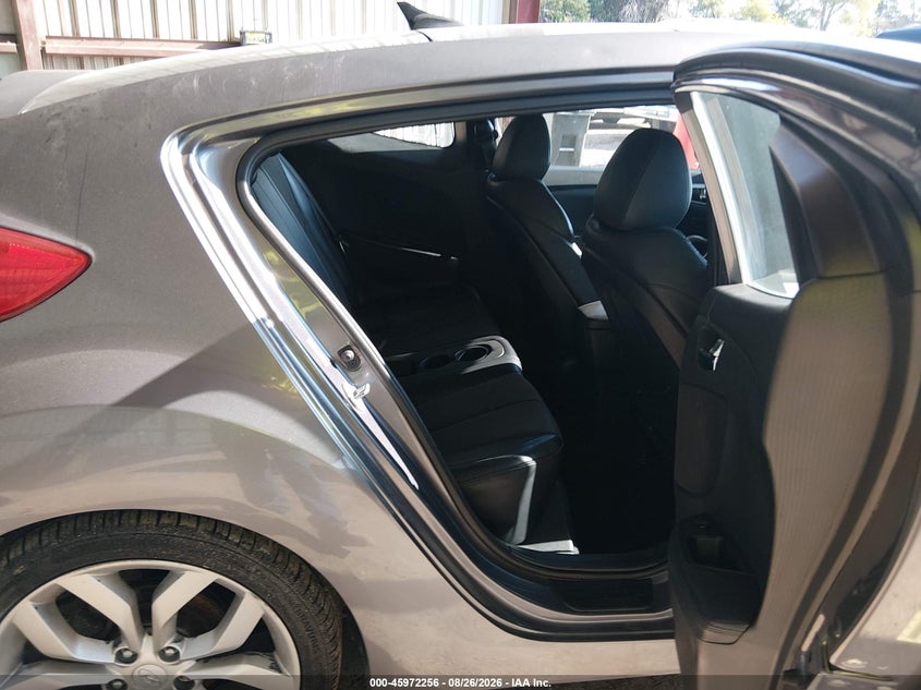 2012 HYUNDAI VELOSTER BASE W/BLACK · Photo 8