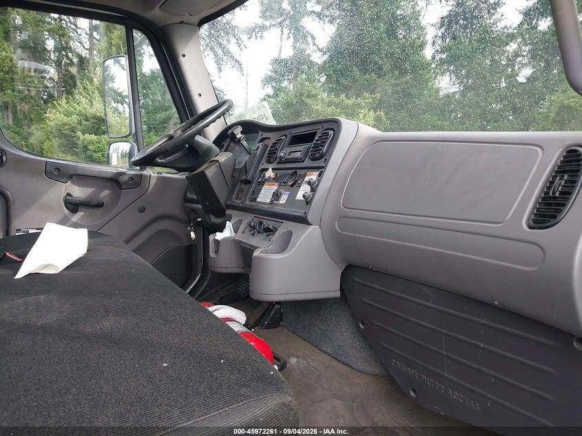 2017 FREIGHTLINER M2 106 auction photo 7