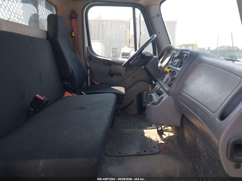 2017 FREIGHTLINER M2 106 auction photo 7