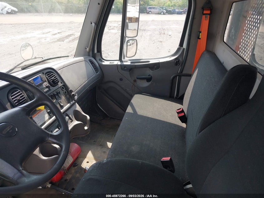 2017 FREIGHTLINER M2 106 auction photo 7