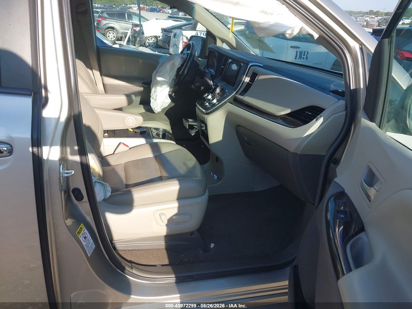 TOYOTA SIENNA - zdjęcie 5