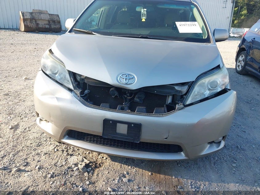 TOYOTA SIENNA - zdjęcie 6