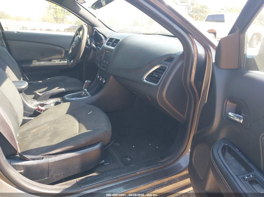 2014 DODGE AVENGER auction photo 5