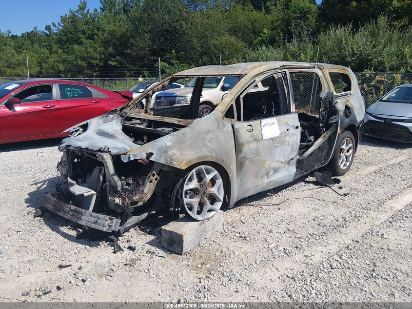 2018 Chrysler Pacifica, Полностью сгорел, IAAI, VIN 2C4RC1FG7JR125688 — фото 2