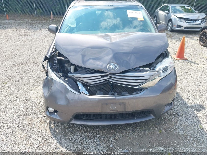 TOYOTA SIENNA - zdjęcie 6