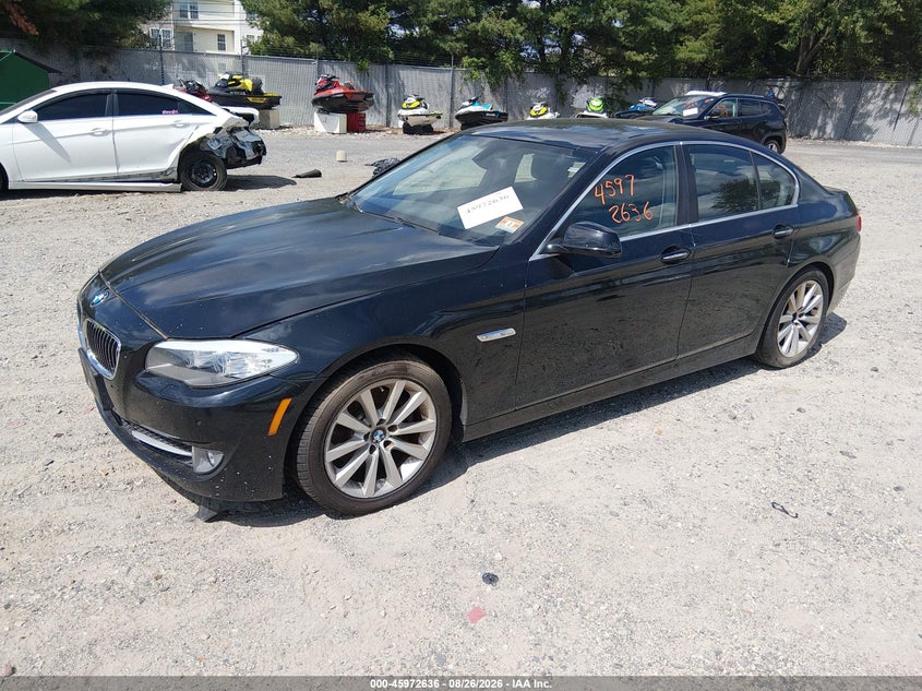 2013 BMW 5er, Normal Wear & Tear, IAAI, VIN WBAXH5C52DD107574 — photo 2