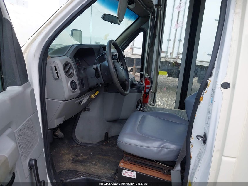 2012 FORD E-450 CUTAWAY auction photo 6