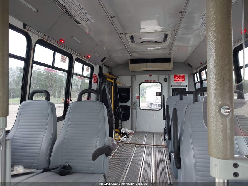 2012 FORD E-450 CUTAWAY auction photo 7