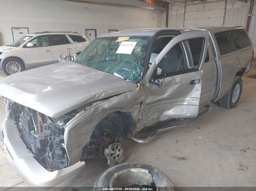 2007 Chevrolet Silverado, Front End, IAAI, VIN 1GCEK19B37Z167369 — photo 2