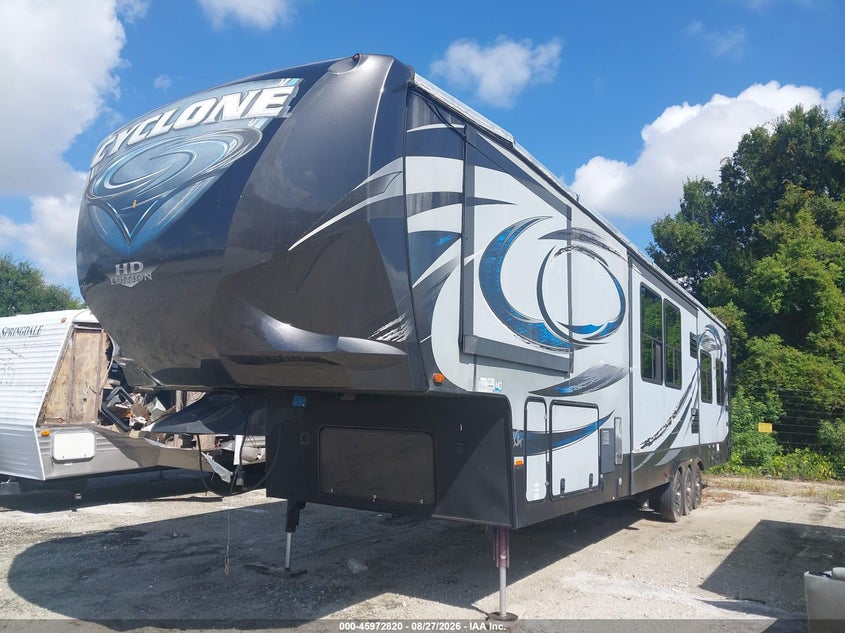 2015 HEARTLAND 4200 CYCLONE auction photo 2