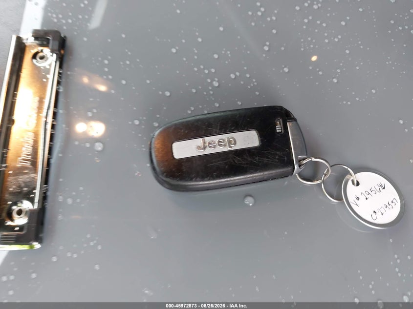 JEEP GRAND CHEROKEE - zdjęcie 11