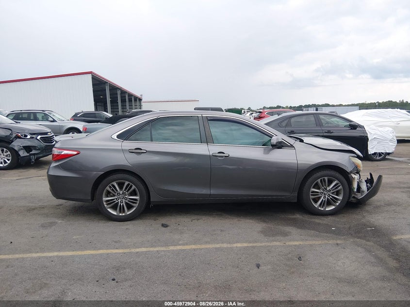TOYOTA CAMRY - zdjęcie 13