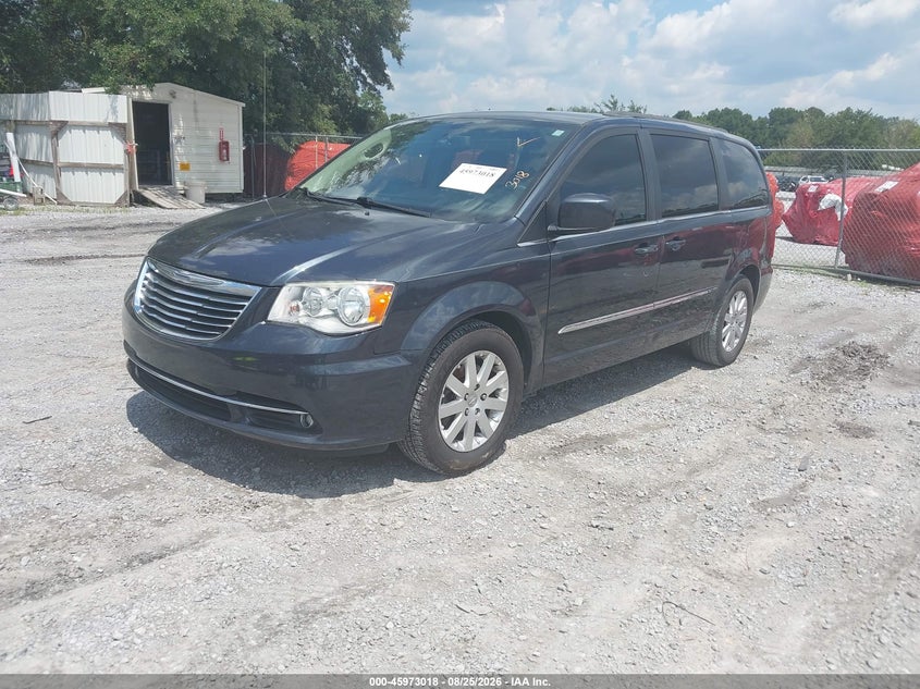 2013 CHRYSLER TOWN & COUNTRY auction photo 2