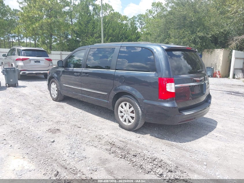 2013 CHRYSLER TOWN & COUNTRY auction photo 3