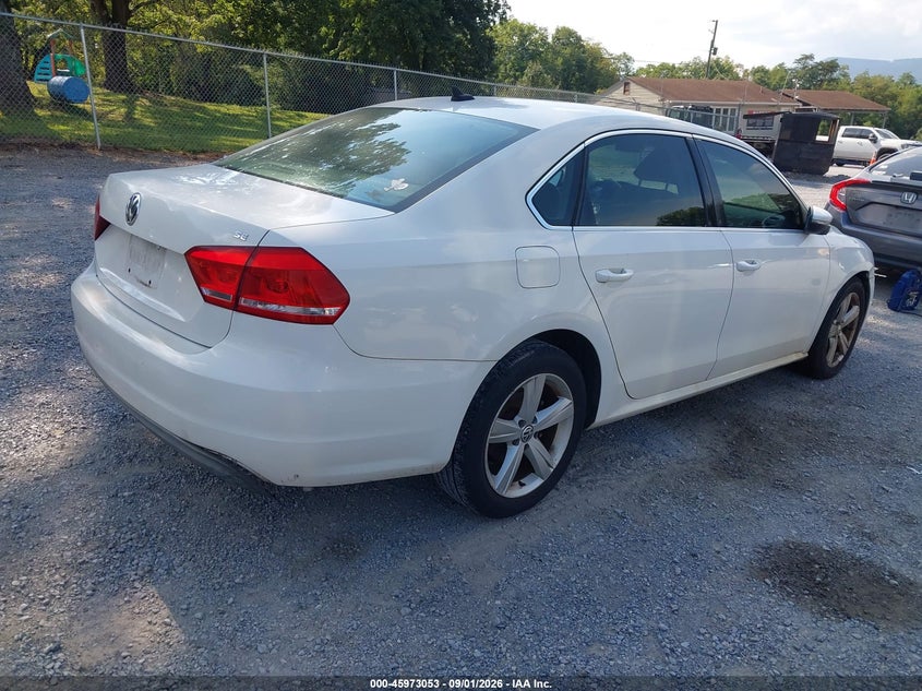 2012 VOLKSWAGEN PASSAT auction photo 4