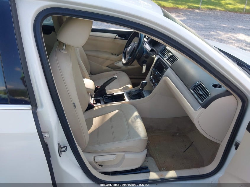 2012 VOLKSWAGEN PASSAT auction photo 5