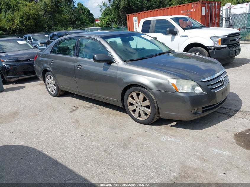 2005 TOYOTA AVALON auction photo 1