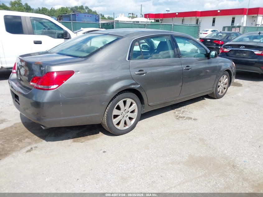 2005 TOYOTA AVALON auction photo 4