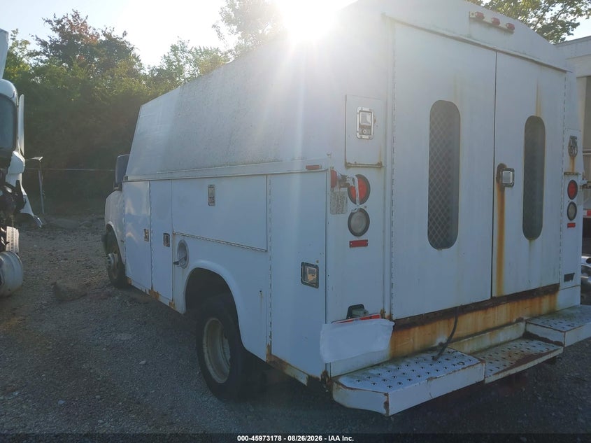 2006 CHEVROLET EXPRESS CUTAWAY auction photo 3