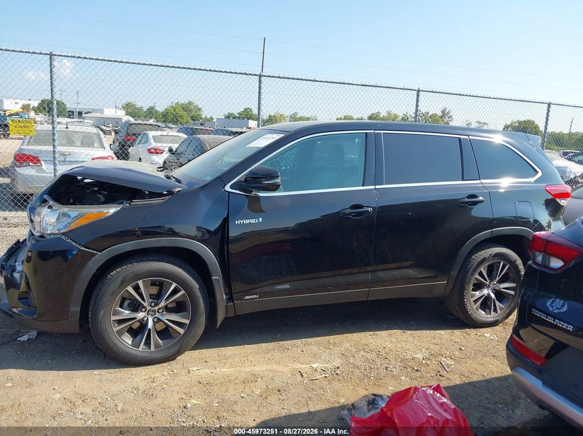 TOYOTA HIGHLANDER HYBRID - zdjęcie 14