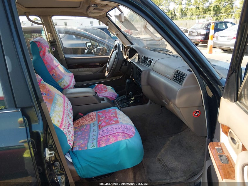 1996 LEXUS LX auction photo 5