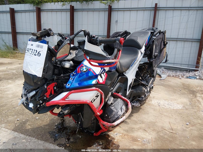2025 BMW —, Front End, IAAI, VIN WB10M2309S6L52356 — photo 2