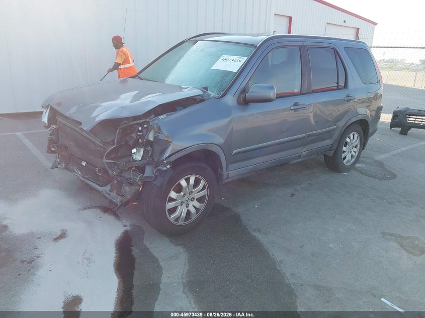 2005 Honda CR-V, Удар спереду, IAAI, VIN JHLRD78965C002075 — фото 2