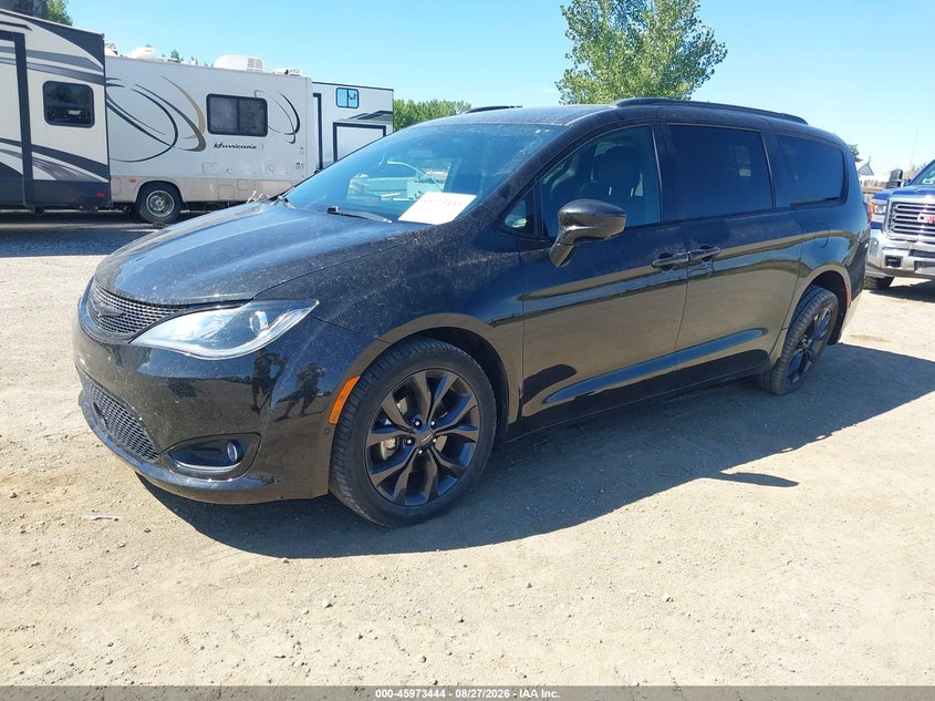 2020 Chrysler Pacifica, Left Side, IAAI, VIN 2C4RC1EG6LR113603 — photo 2