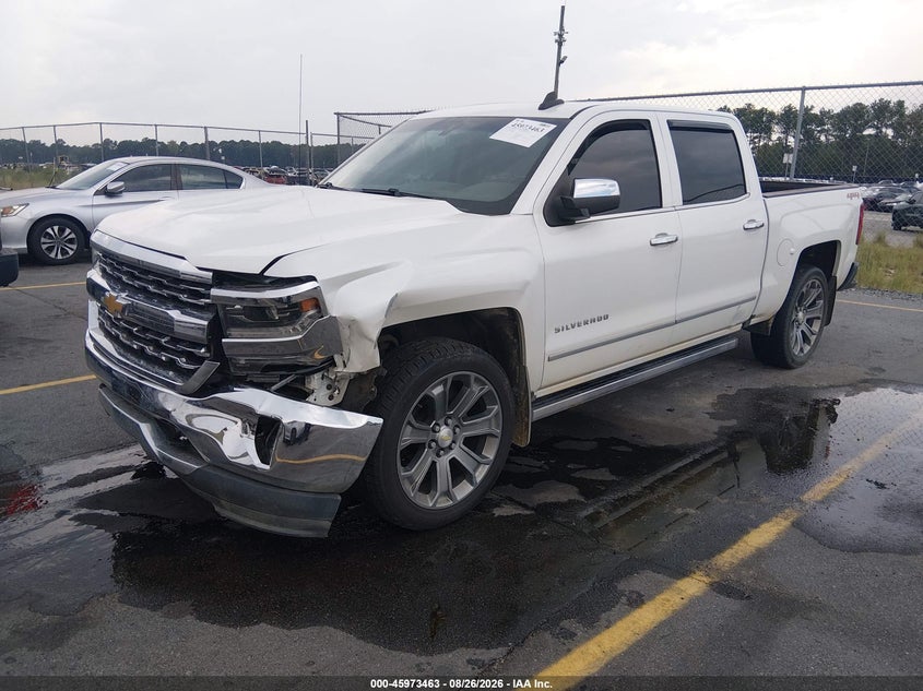 2017 Chevrolet Silverado, Левый перёд, IAAI, VIN 3GCUKSEC6HG511360 — фото 2