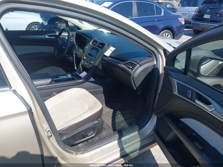 2019 FORD FUSION auction photo 5