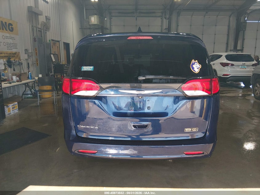2017 CHRYSLER PACIFICA TOURING · Фото 16