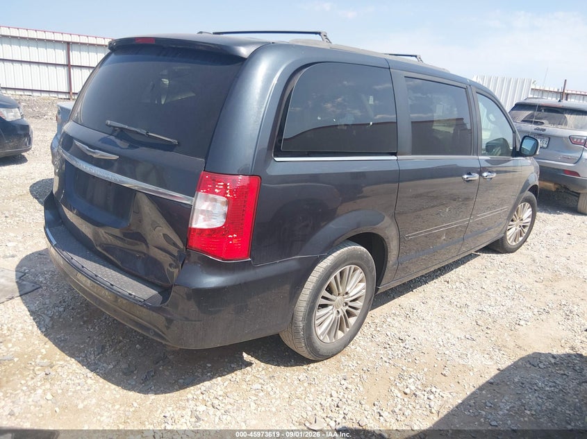 2013 CHRYSLER TOWN & COUNTRY auction photo 4