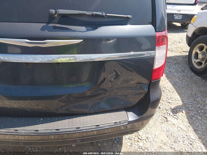2013 CHRYSLER TOWN & COUNTRY auction photo 6