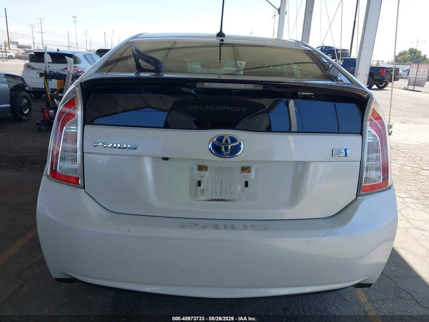 TOYOTA PRIUS - zdjęcie 16