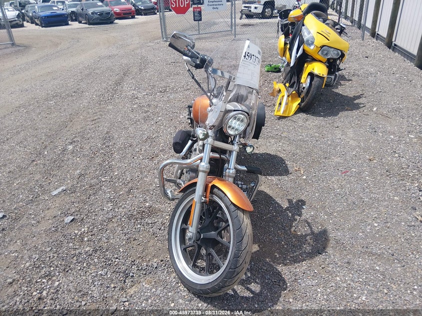 HARLEY-DAVIDSON XL883 2014