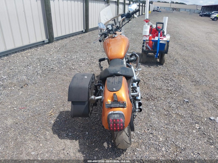 HARLEY-DAVIDSON XL883 2014