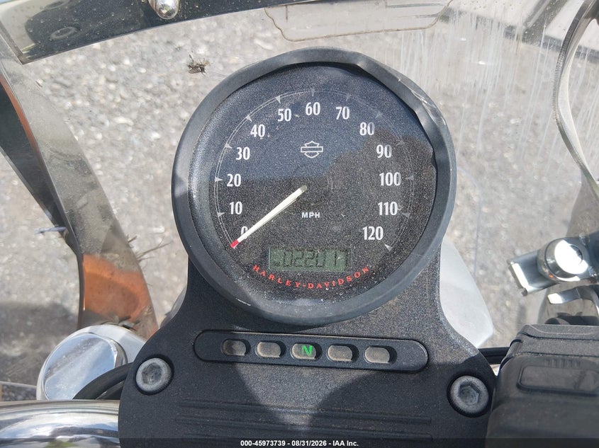 HARLEY-DAVIDSON XL883 2014