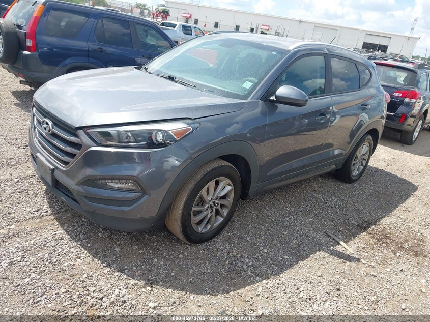 2016 Hyundai Tucson, Normal Wear & Tear, IAAI, VIN KM8J33A40GU141809 — photo 2