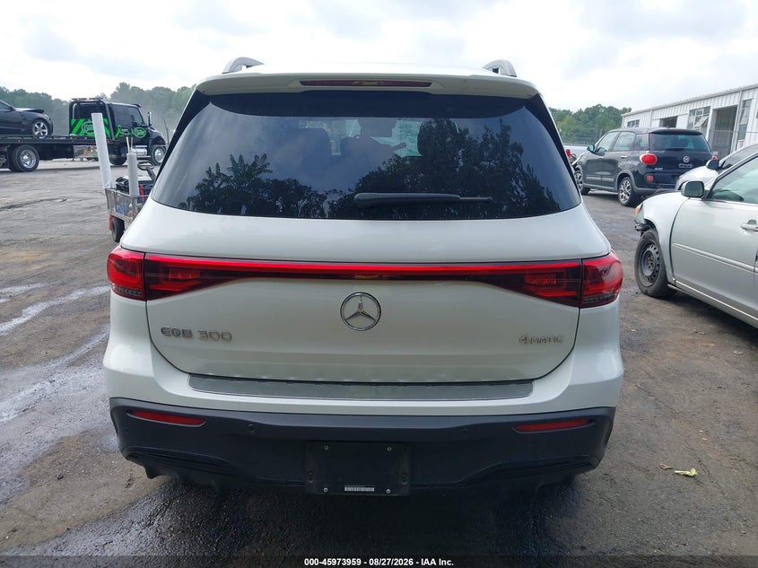 MERCEDES-BENZ EQB 300 SUV - zdjęcie 16