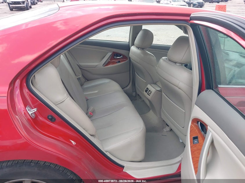2011 TOYOTA CAMRY auction photo 8