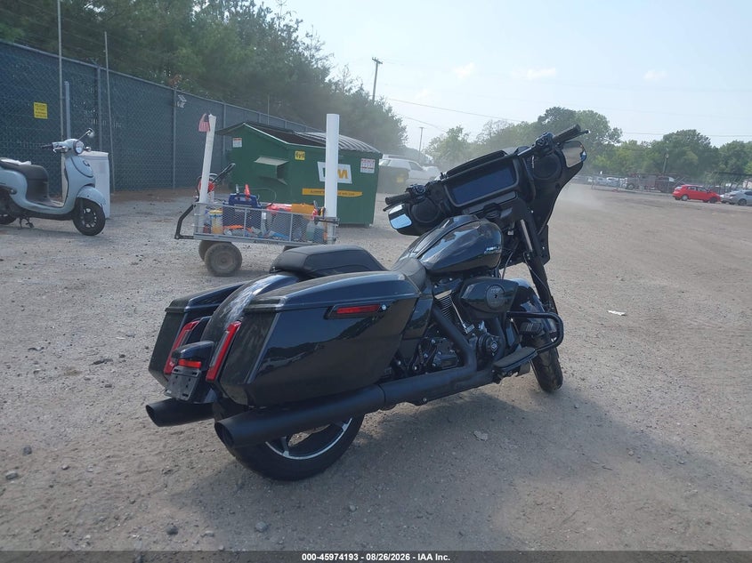 HARLEY-DAVIDSON FLHX 2024
